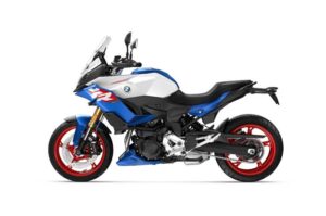 BMW F 900 XR features, performance, details